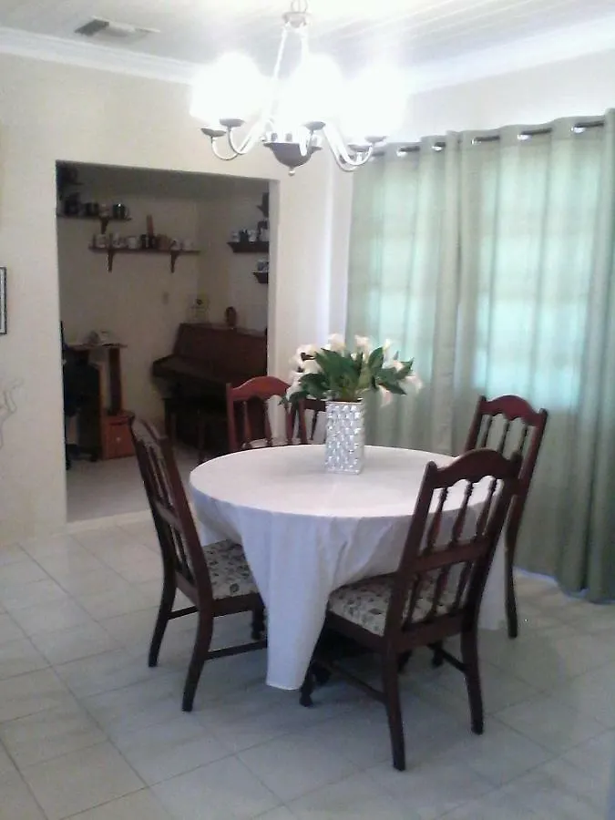 Ferienwohnung Gillys Dream Nassau Apartment
